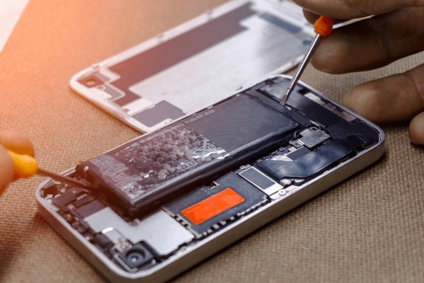 The Ultimate iPhone Battery Replacement Kit: What You Need to Know