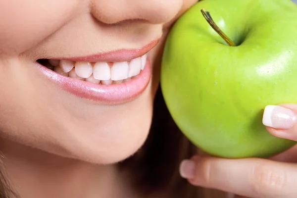 The Benefits of Cosmetic Dentistry Beyond Appearance